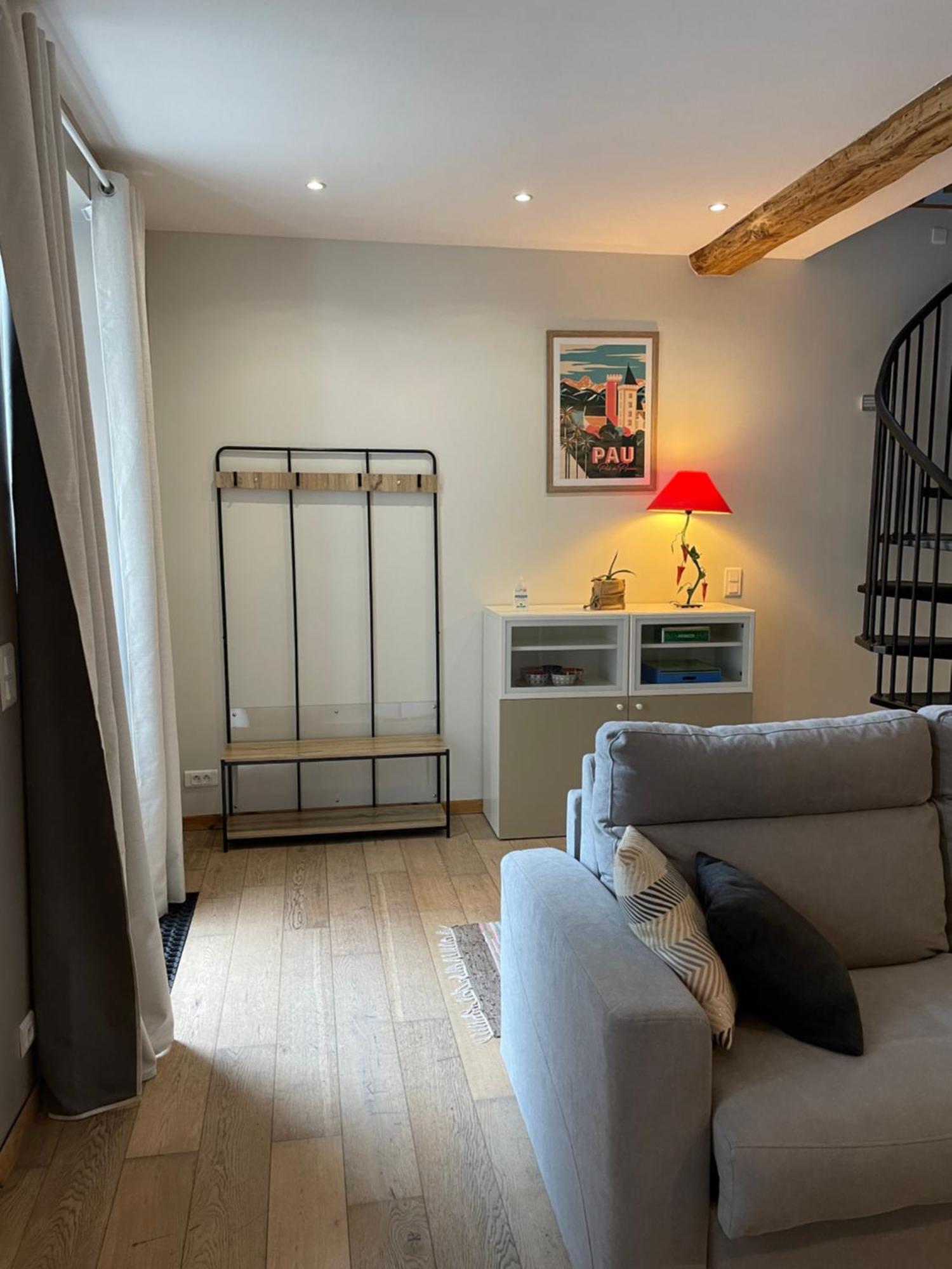 Loft De Charme En Centre-Ville Pau Exterior photo