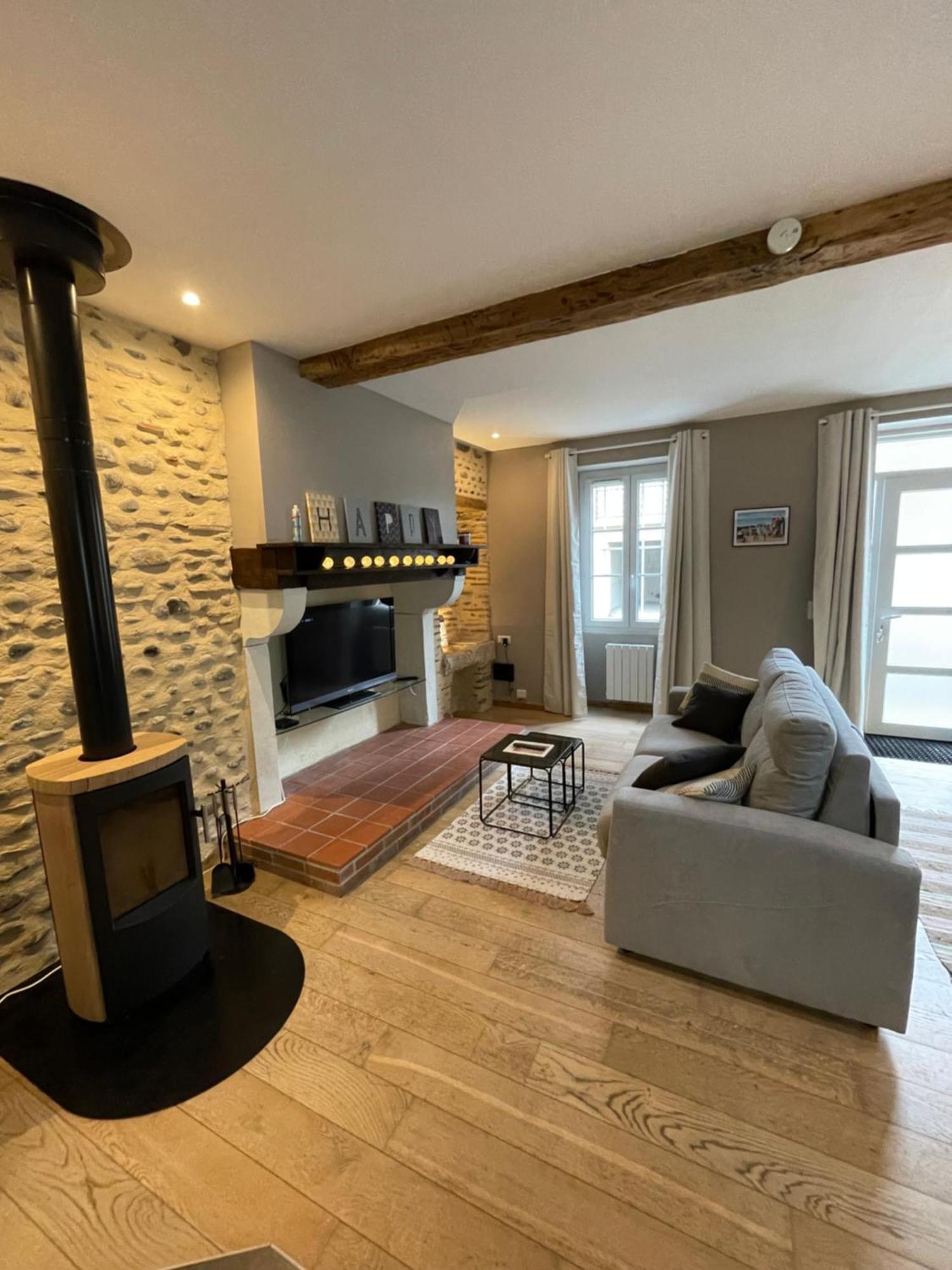 Loft De Charme En Centre-Ville Pau Exterior photo